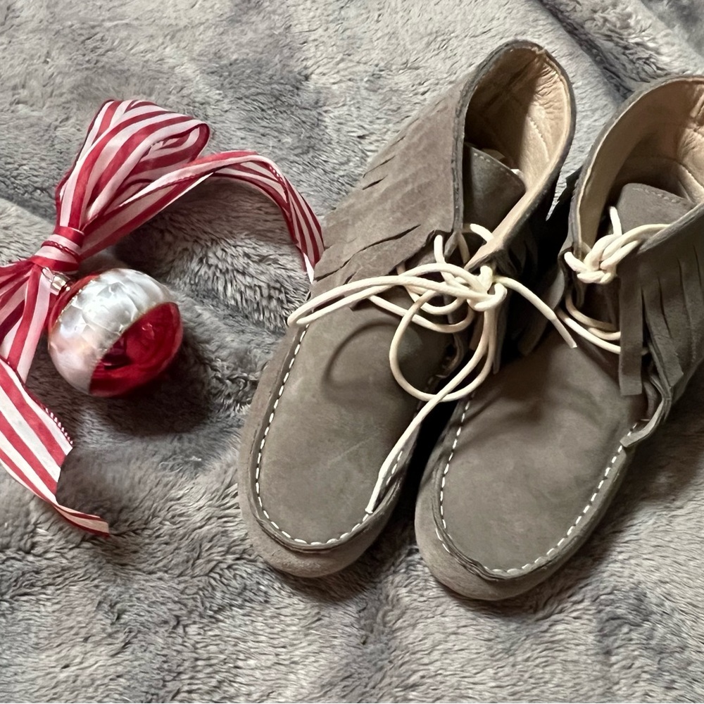 NWOT Monkey Feet Moccasins for Mommy